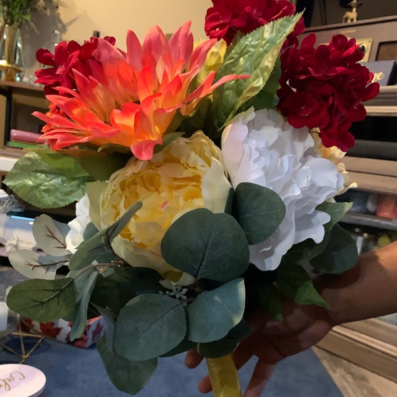 Faux bridal bouquet - Picture 2 of 3